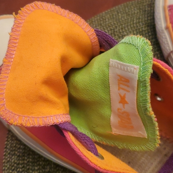 Colorful Converse size 7 - Picture 6 of 11